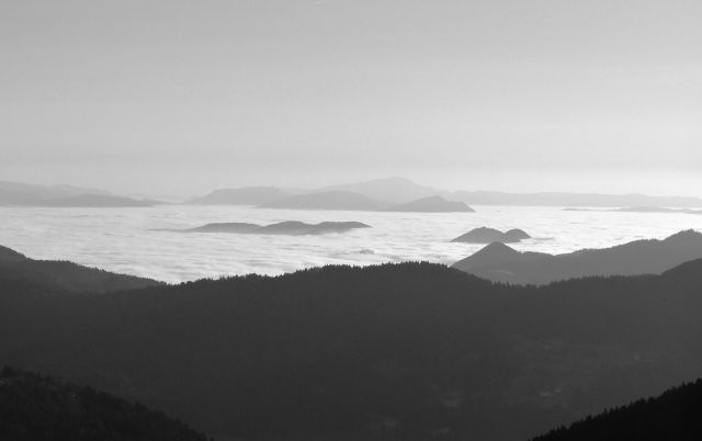 črno belo morje in otoki