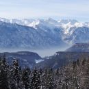 bohinjsko jezero je skrito pod meglicami