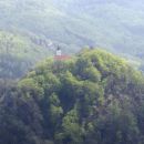 približan grajski hrib nad svibnim