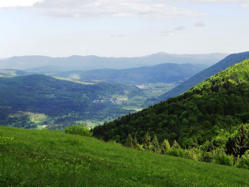 razgled z grmade proti struški dolini ...