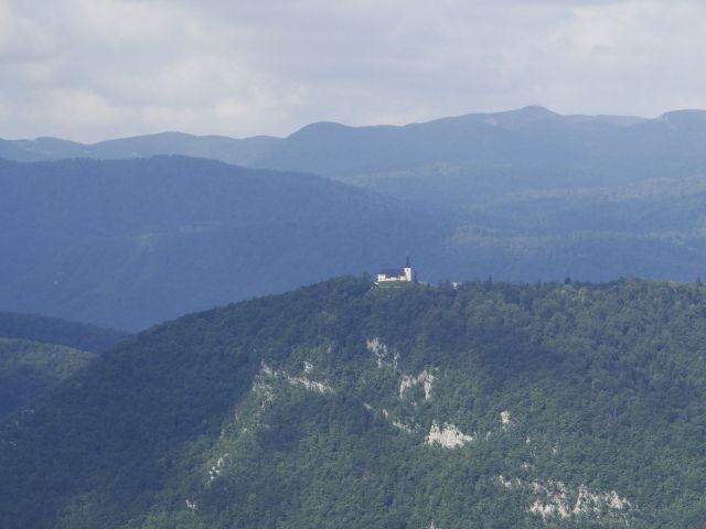 Sveta gora s ceste Borovec-Sela pri Osilnici