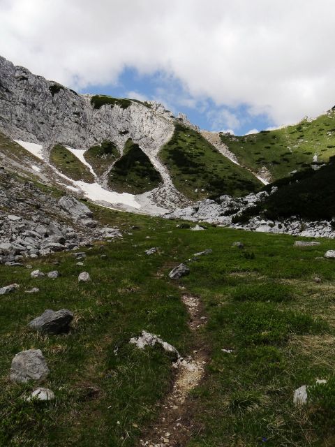 Pogled nazaj proti srenjskemu prevalu