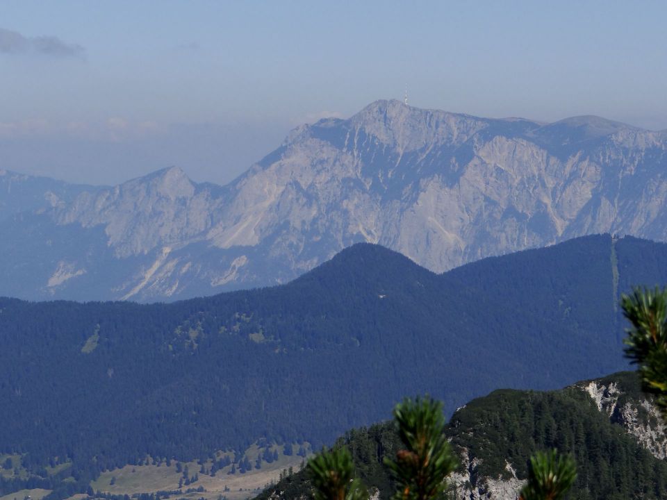 približan dobrač, spodaj desno tromeja