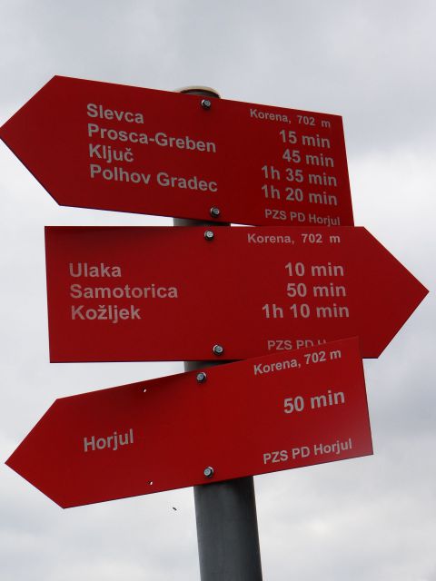 Kažipoti pod kmetijo pr'lenart na korenu