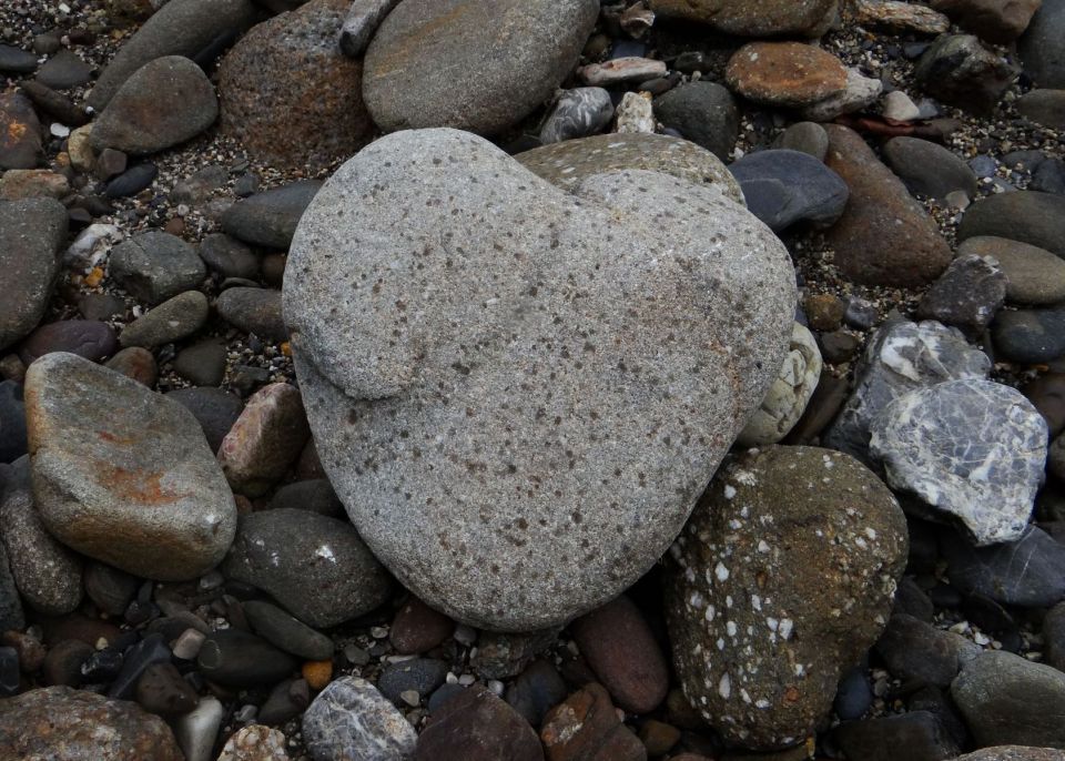 kolpski kamen v obliki srčka