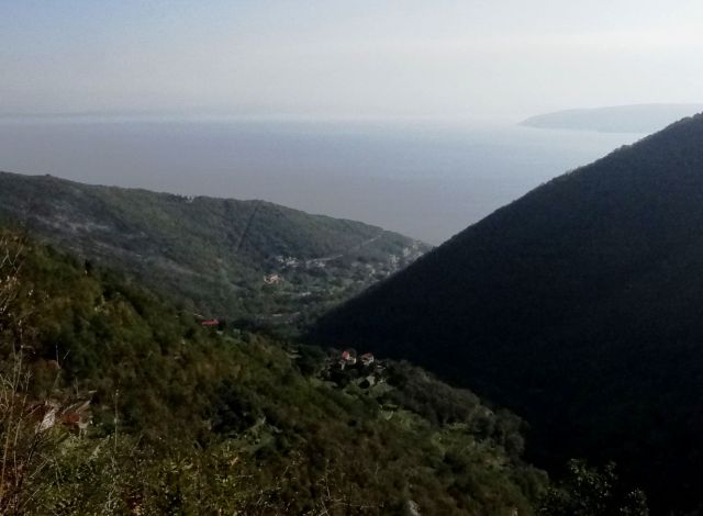 Pogled naprej proti mošćenićki dragi in morju