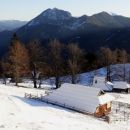 planina marjanine njive, zadaj rogatec in lepenatka