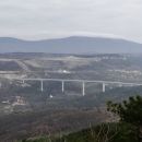 vso pot naju danes spremlja pogled na črnokalski viadukt