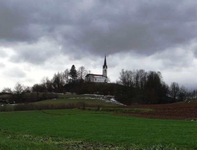Grič s cerkvijo sv. florjana pri račjem selu