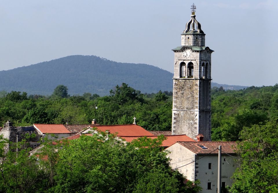 cerkev sv. janeza krstnika pri volčjem gradu