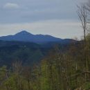 pogled na snežnik s ceste ravne-osilnica