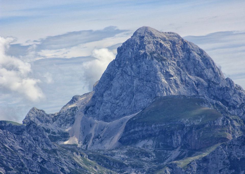 še enkrat mangrtsko sedlo in mangrt, približana