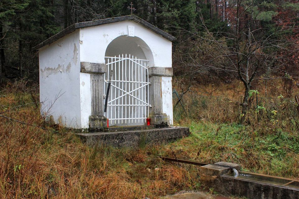 sv. anton z izvirom pitne vode pri vasi volčje