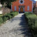 cerkev pri pokopališču
