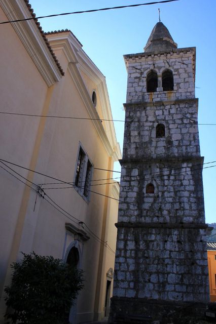Cerkev sv. andrije z ločenim zvonikom