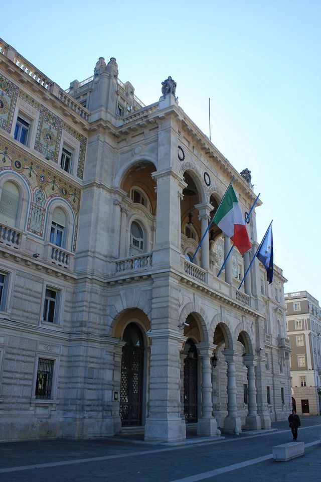 Vladna palača na Velikem trgu.