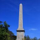 obelisk v Opčinah