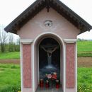 postanek v vasi Češnjice v Tuhinju, kjer stoji kapelica s čudovitimi poslikavami