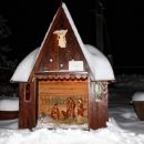miniaturna cerkvica z jaslicami