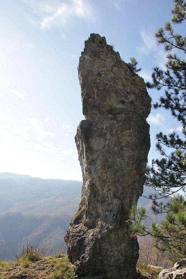 Okamneli mož pod Loško steno-30.10.2016 - foto povečava