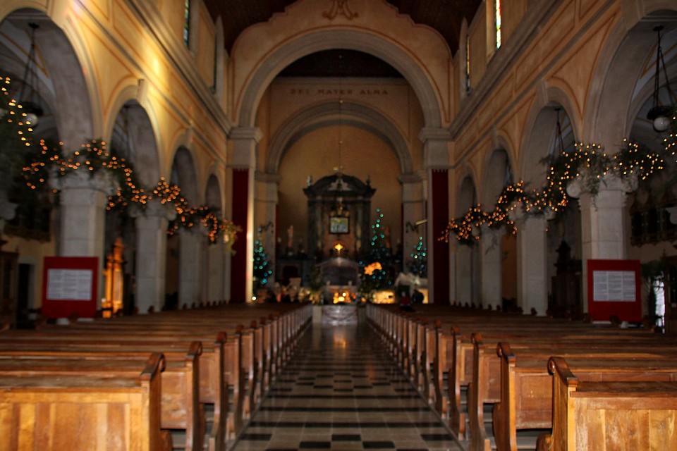 notranjost cerkve na sv. gori