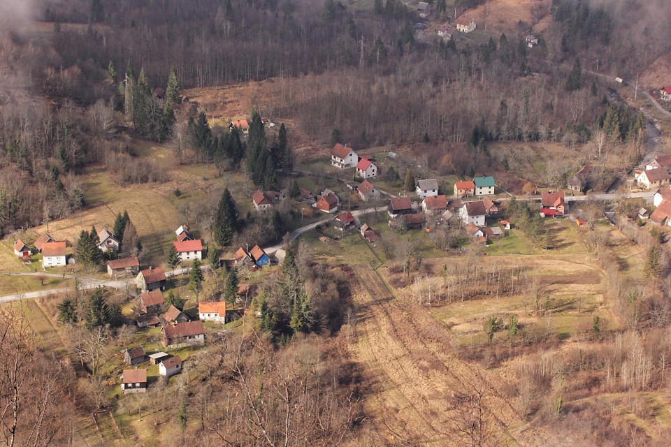 vasici Guče in Grbajel na hrvaški strani Kolpe