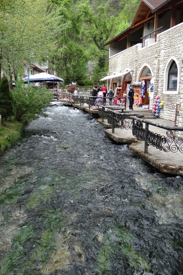 Travnik, slikovito mesto ob reki Lašvi, na pobočju planine Vlašić...