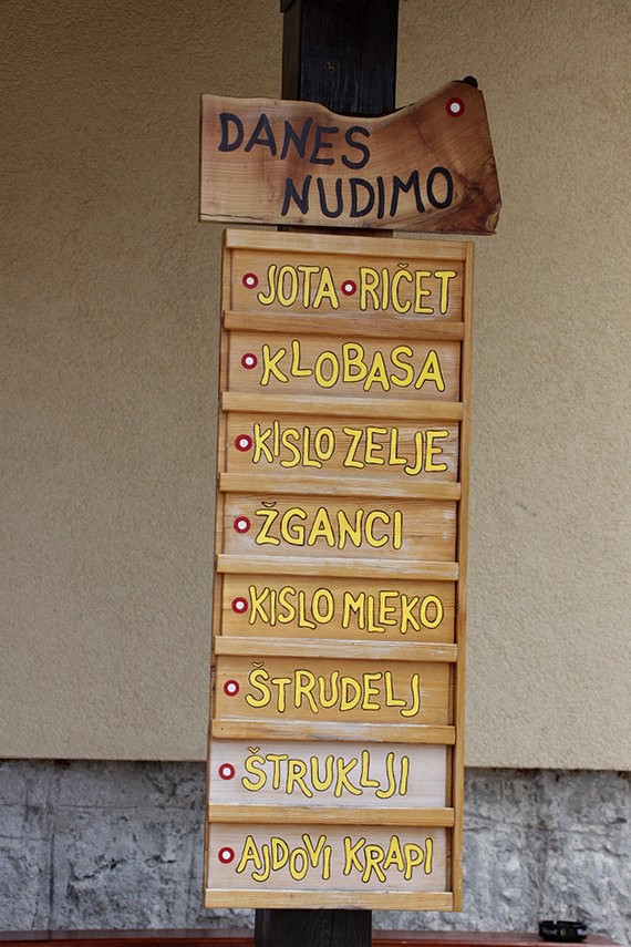 jedilnik koče pri izviru završnice