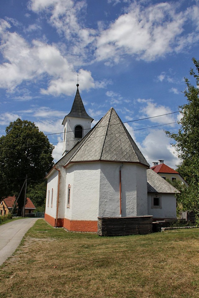 cerkev v vasi Šimatovo...