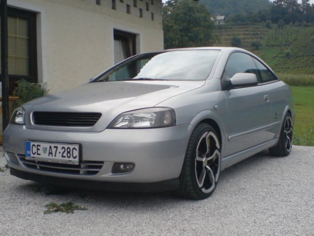 Opel astra coupe - foto