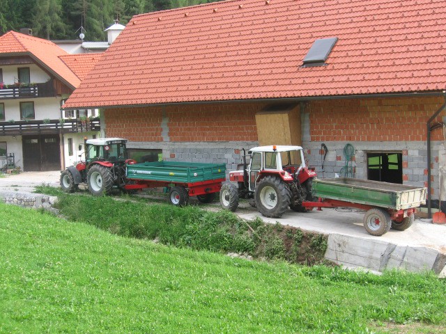Traktorski priključki - foto