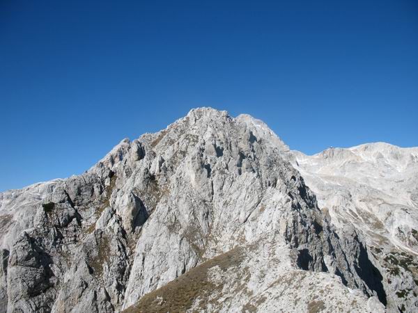 sklanat bonbonček - greben od predvrha na glavni vrh Vernarja